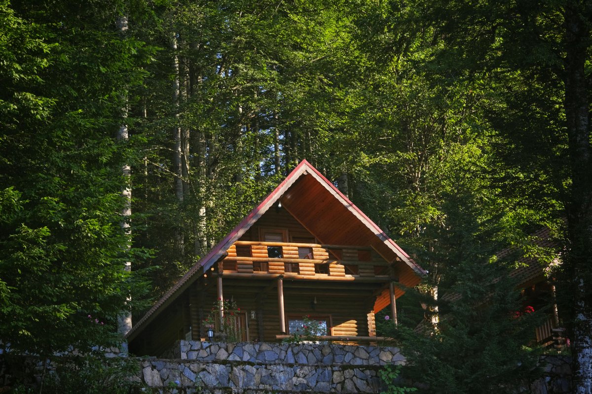 Airbnb vs VRBO: Optimize Your Branson Rentals